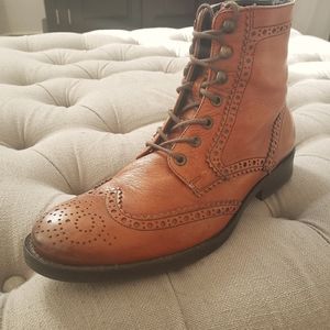 Testoni Basic Wingtip Lace-Up Boots